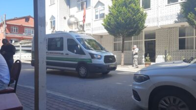 Ünlü oyuncuyu yıkan haber… Annesi kendini evinin bahçesine astı