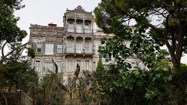 ‘Perili Köşk’ 449 milyon 363 bin liraya satıldı