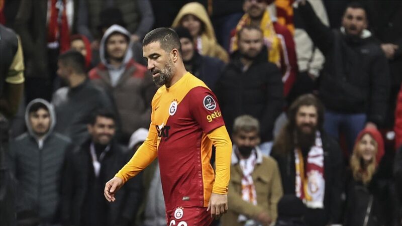 Bayrampaşa Altıntepsispor'dan Galatasaray altyapısına giren ve sarı-kırmızılı takımda profesyonel kariyerine