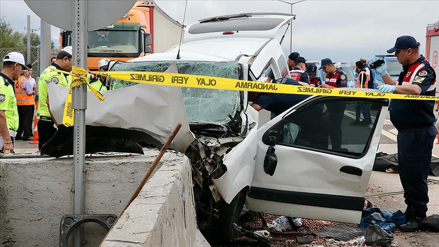 Feci kaza: 3 ölü, 1 yaralı