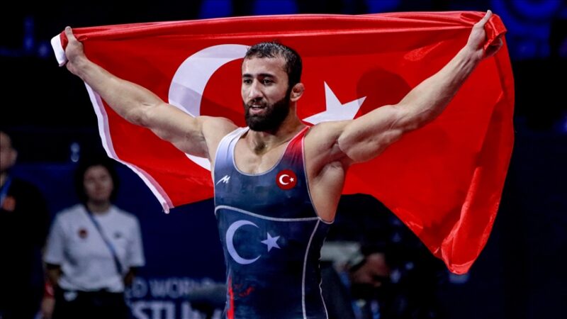 Sırbistan'da düzenlenen Dünya Güreş Şampiyonası'nda milli sporcu Burhan Akbudak, grekoromen