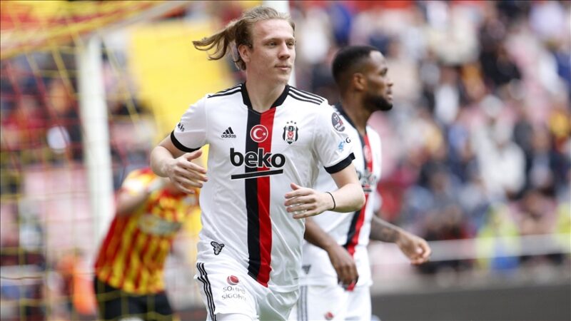 Beşiktaş Kulübü, 19 yaşındaki savunma oyuncusu Serdar Saatçı'nın Portekiz temsilcisi