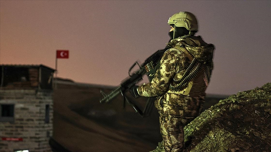 DEAŞ’a operasyon! Saldırı hazırlığında yakalandılar