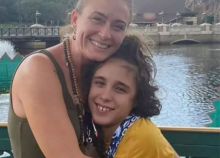 Ceyda Düvenci’yi ağlatan soru! Kızı Melisa’yla ilgili…