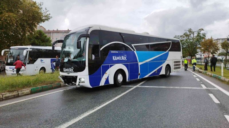 Bursa’da faciadan dönüldü! Yolcu otobüsü… Yalova-Bursa karayolunda kontrolden çıkan yolcu otobüs bariyerlere çarptı. 30 yolcunun