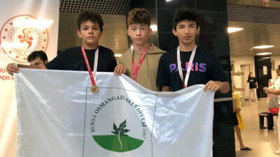 Osmangazili yüzücüler madalyaya kulaç attı