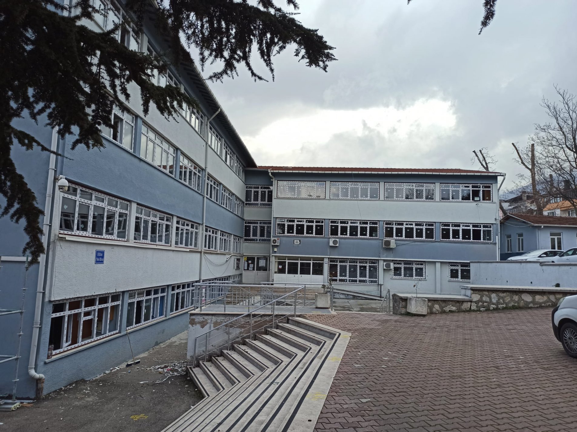 Bursa’da 168 yıllık okul adını geri aldı! 17 yıl önce değiştirilmişti…