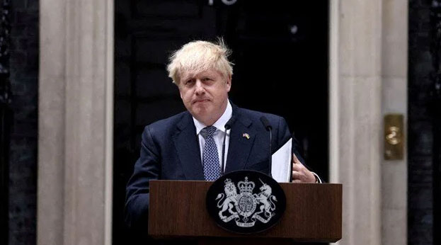 Boris Johnson tatilini yarıda bıraktı: Yeniden koltuğa geçmek istiyor