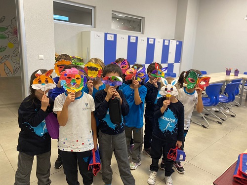 Özel Teknoloji Fen Koleji’nden sessiz dostlar için maskeli yürüyüş Özel Teknoloji Fen Koleji’nden sessiz dostlar için maskeli yürüyüş