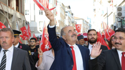 Büyük bayrama Mudanya’da büyük kutlama