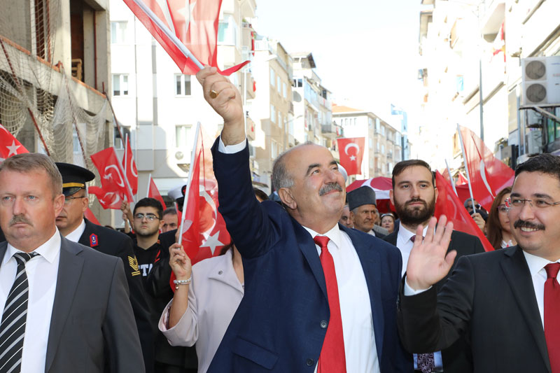 Büyük bayrama Mudanya’da büyük kutlama