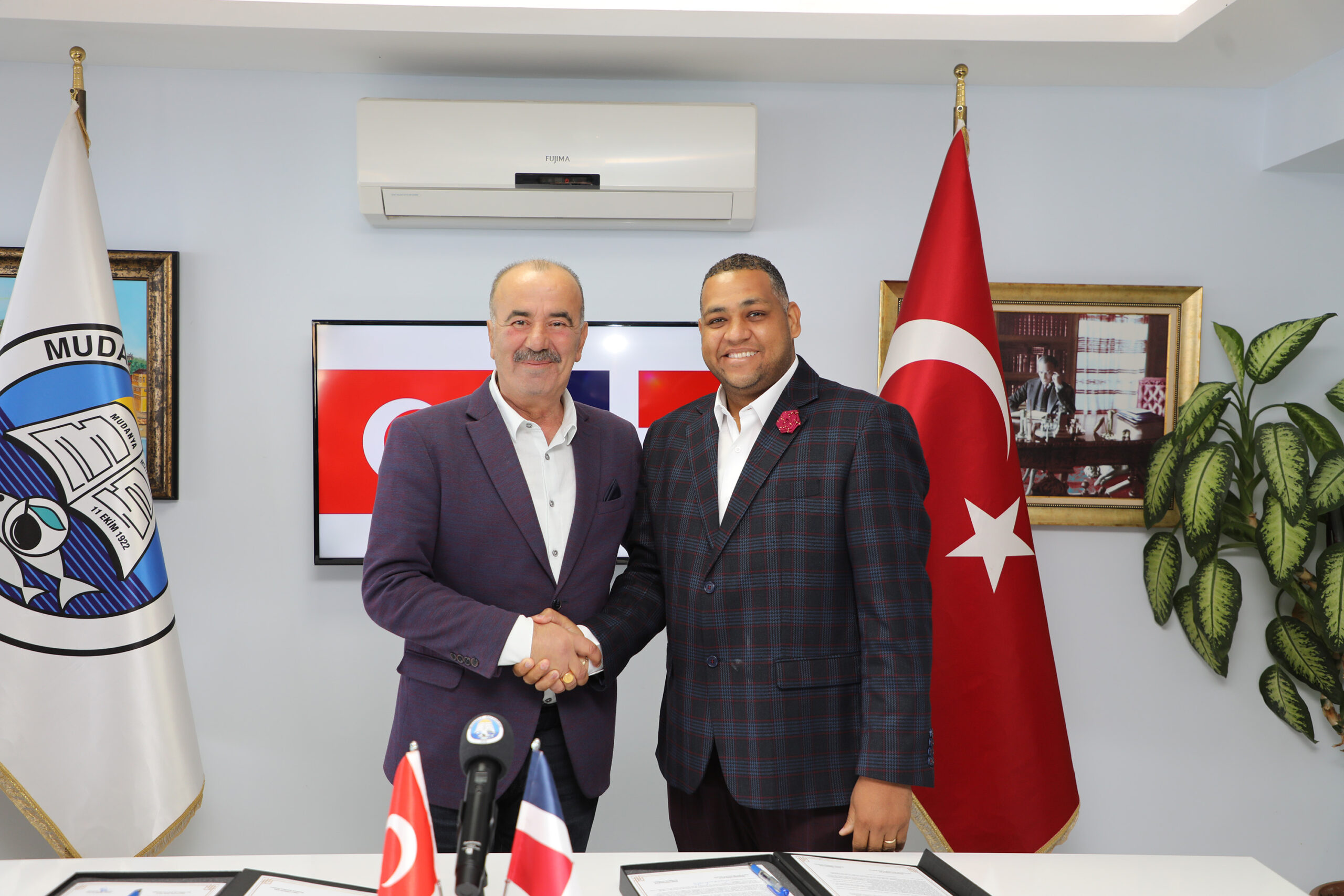 Mudanya, San Pedro de Macoris ile kardeş oldu