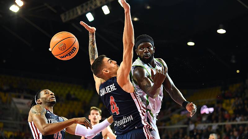 TOFAŞ uzatmada yıkıldı TOFAŞ uzatmada yıkıldı