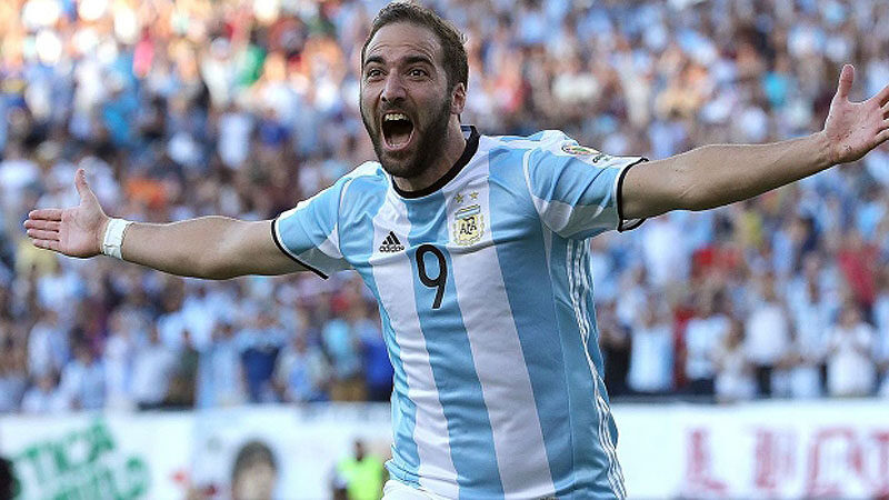 Higuain’den emeklilik kararı Amerikan 1. Futbol Ligi (MLS) takımlarından Inter Miami'de forma giyen