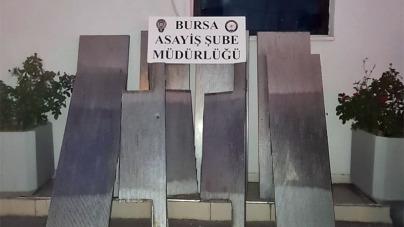 Bursa’da metrodaki yürüyen merdivenlerden hırsızlık! Gözaltına alındılar