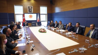 Sosyal medya yasası kişi özgürlüğünü kısıtlıyor mu?