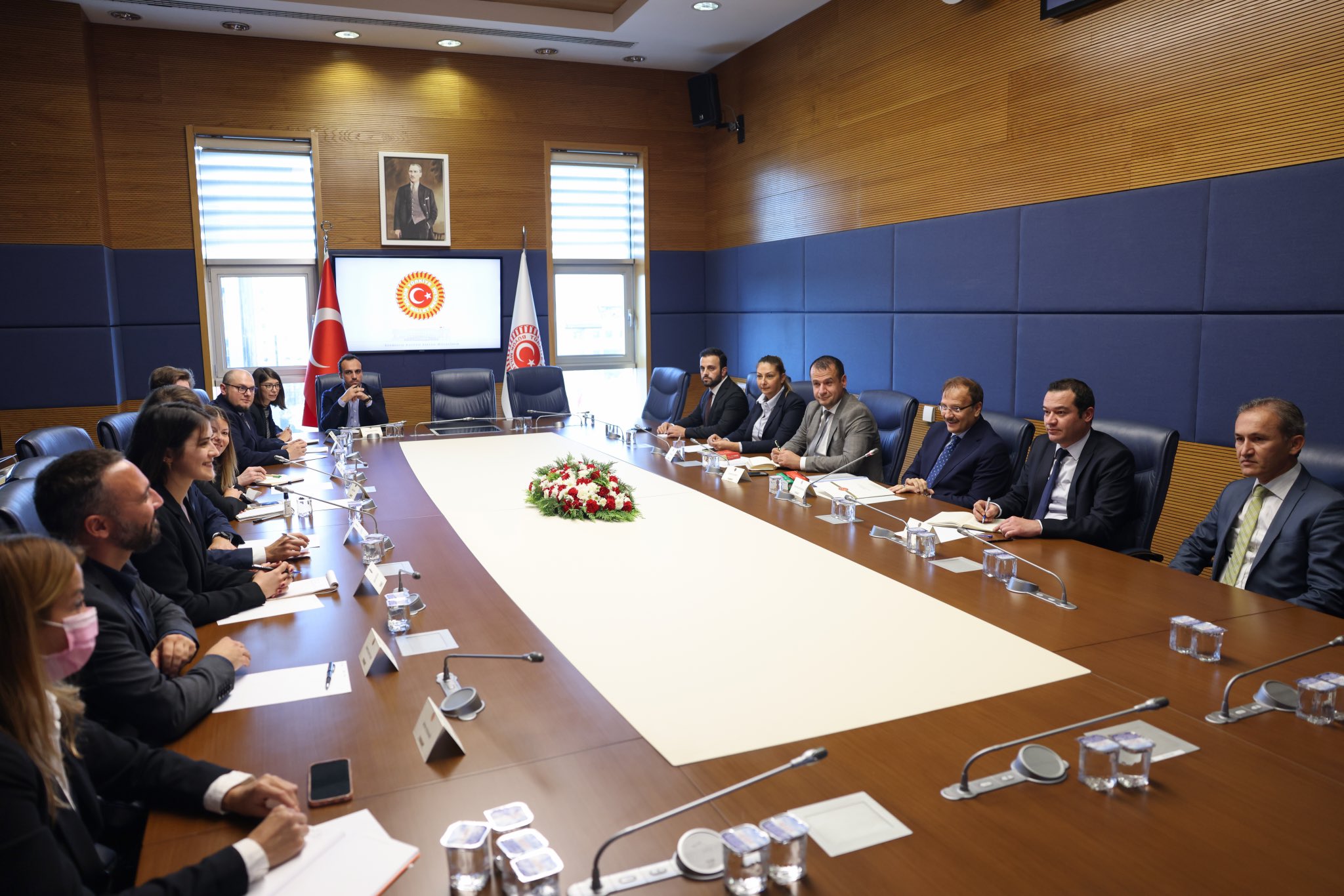 Sosyal medya yasası kişi özgürlüğünü kısıtlıyor mu?