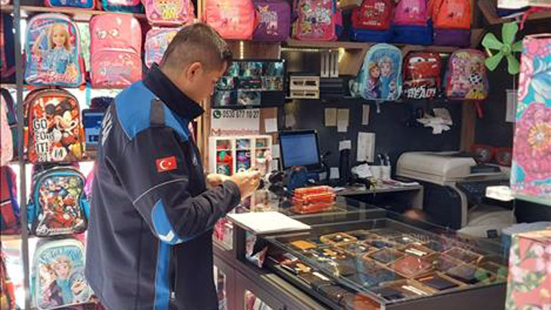 İnegöl’de zabıta ekipleri kırtasiyeleri mercek altına aldı