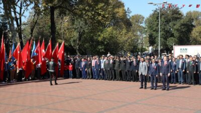 İnegöl’de Cumhuriyet Bayramı coşkusu resmi törenlerle başladı