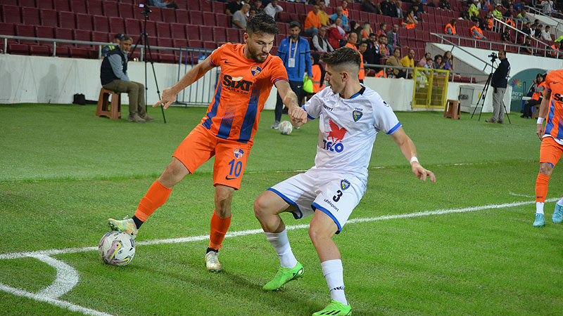 TFF 2. Lig Kırmızı Grup'ta şampiyonluk mücadelesi veren Karacabey Belediyespor'da
