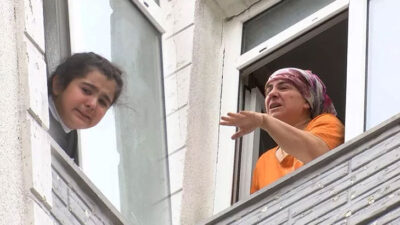 4 katlı apartmanda korkutan yangın! 3 çocuk kurtarıldı