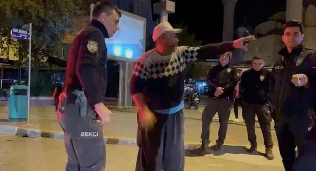 Sözleri şaşkına çevirdi! ‘Beni kaymakam da, emniyet müdürü de bilir’ Sözleri şaşkına çevirdi! ‘Beni kaymakam da, emniyet müdürü de bilir’