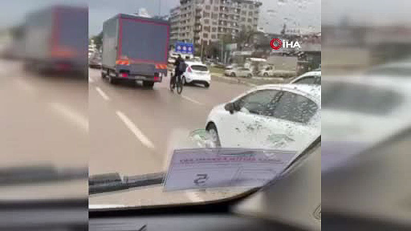 Bursa’da tehlikeli yolculuk! O anlar kamerada Bursa’da tehlikeli yolculuk! O anlar kamerada