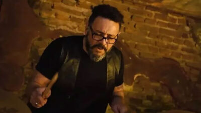 Sahnede fenalaşıp hayatını kaybetti