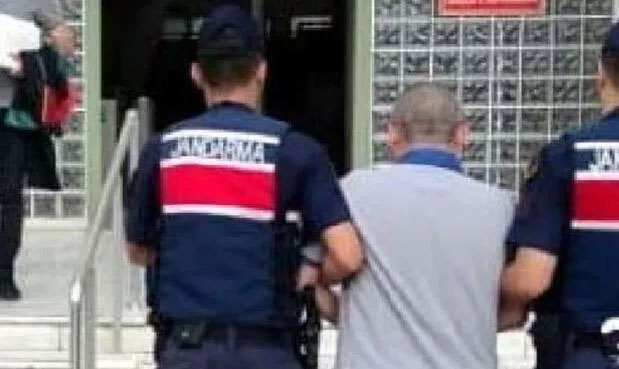 Meslekten ihraç edilen öğretmene FETÖ’den tutuklama