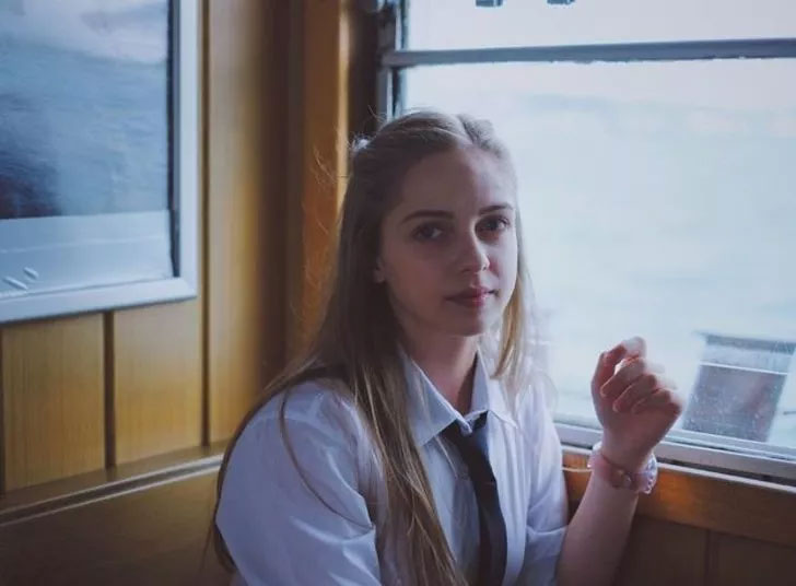 Sessiz sedasız evlendi! İşte düğün pozları ve güzel oyuncunun gelinliği