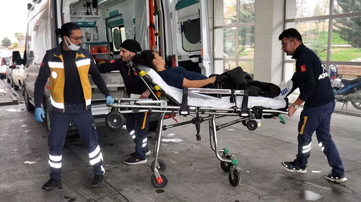 Dehşet! Boşanma aşamasındaki eşini bıçakladı Dehşet! Boşanma aşamasındaki eşini bıçakladı