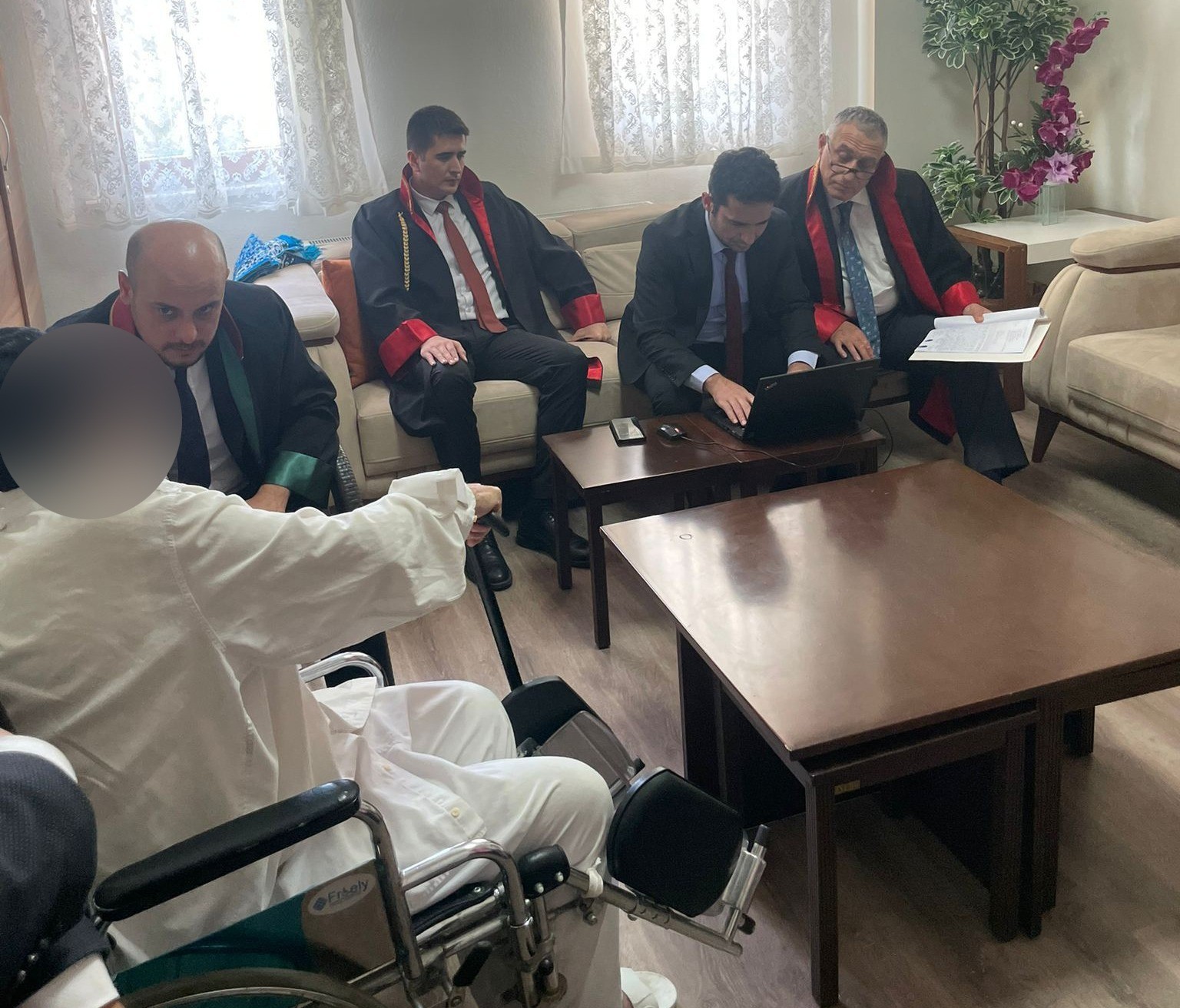 90’lık dedeler huzurevinde tartıştı, hakimler duruşma için ayağına gitti