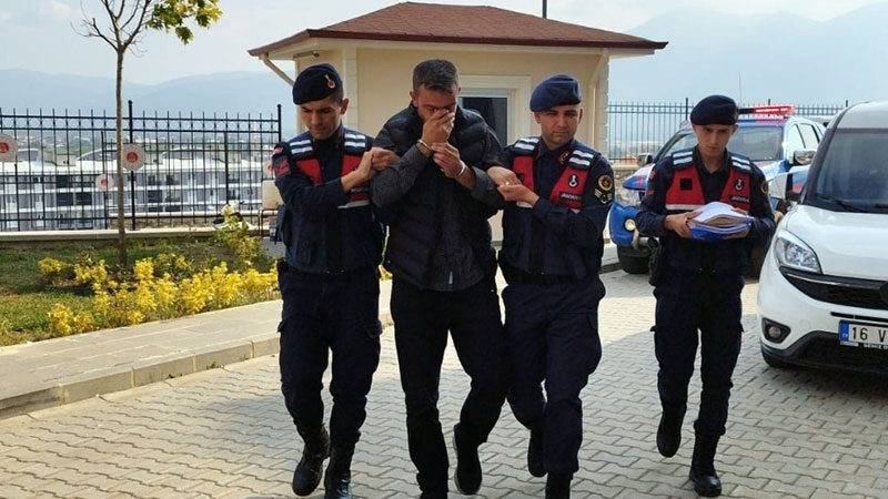 Bursa'nın Orhangazi ilçesinde, dinlenme tesislerinin girişlerindeki mazgalları çaldığı iddia edilen