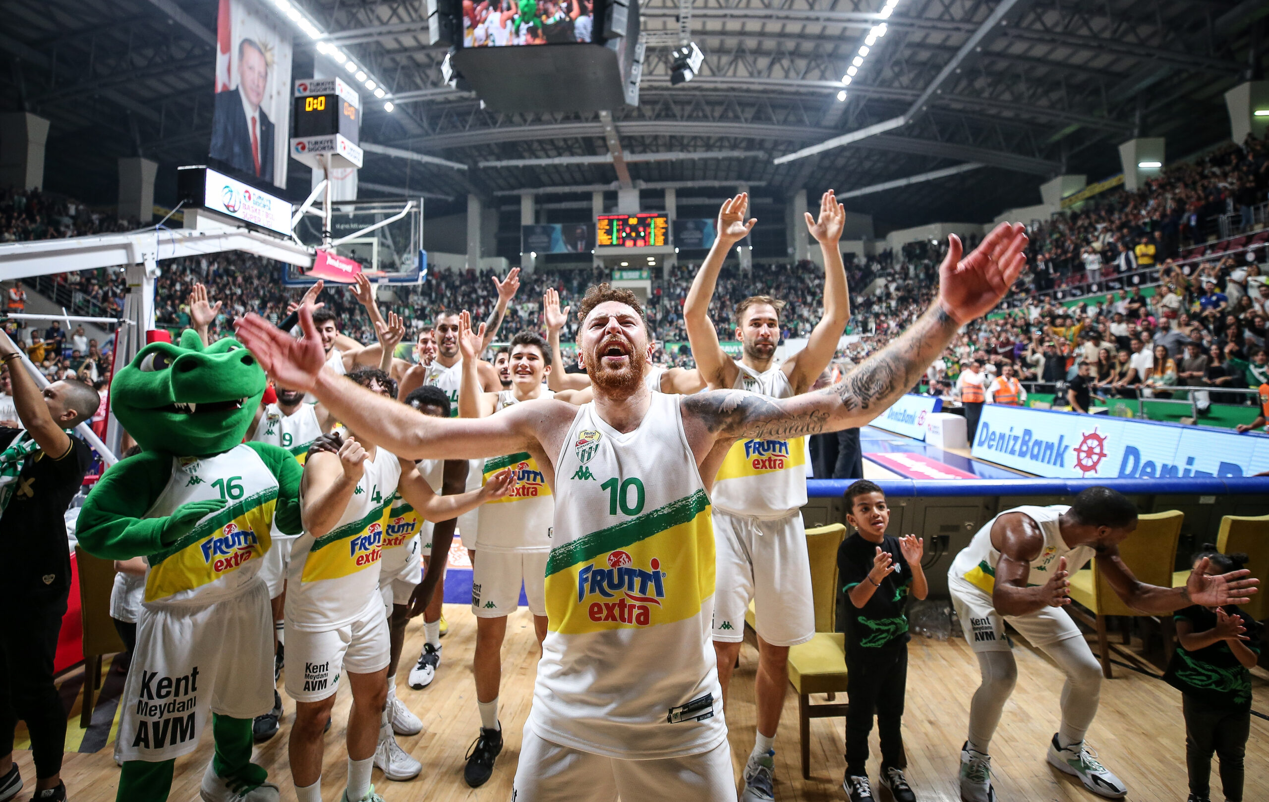 Potanın Timsahları 4’te 4 yaptı Potanın Timsahları 4’te 4 yaptı