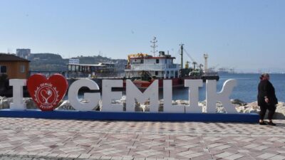 Gemlik Belediyesi’nden saha işleri…