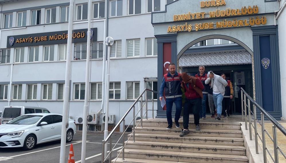 Bursa’da Gece Kartalları’ndan operasyon! Suçüstü yakalandılar