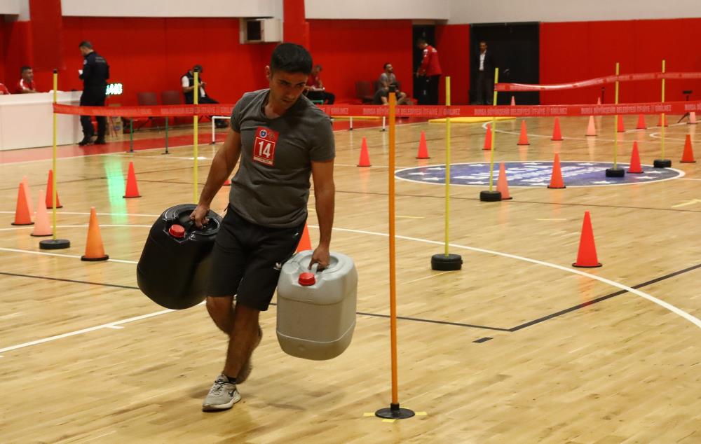 Alev savaşçısı olmak için ter döktüler Alev savaşçısı olmak için ter döktüler