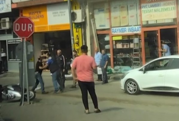 Yer: Bursa… Bir tarafta yangın, bir tarafta kavga