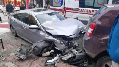 Yer: Bursa… Park halindeki araçlara çarptı