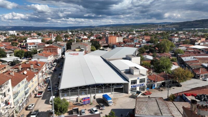 Bursa Büyükşehir Belediyesi’nin Yenişehir’e kazandırdığı, bünyesinde 154 araçlık otopark, düğün