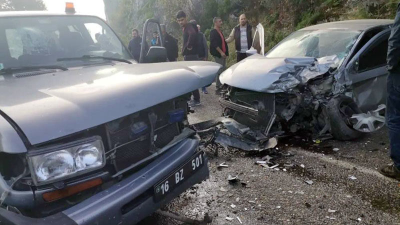 Bursa’da feci kaza: Çok sayıda yaralı var Bursa Orhangazi Karsak-İznik güney yolu Müşküle mahallesi yakınlarında meydan gelen