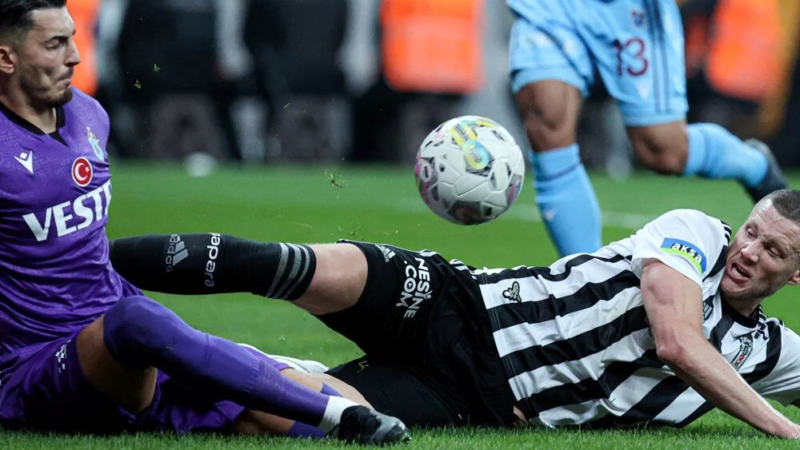 Spor Toto Süper Lig'in 10. haftasında Beşiktaş ile Trabzonspor 2-2