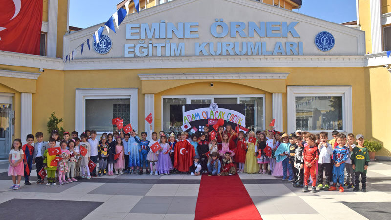 Emine Örnek Bademli ve Ataevler Anaokulu Hazırlık grubu öğrencileri, Dünya
