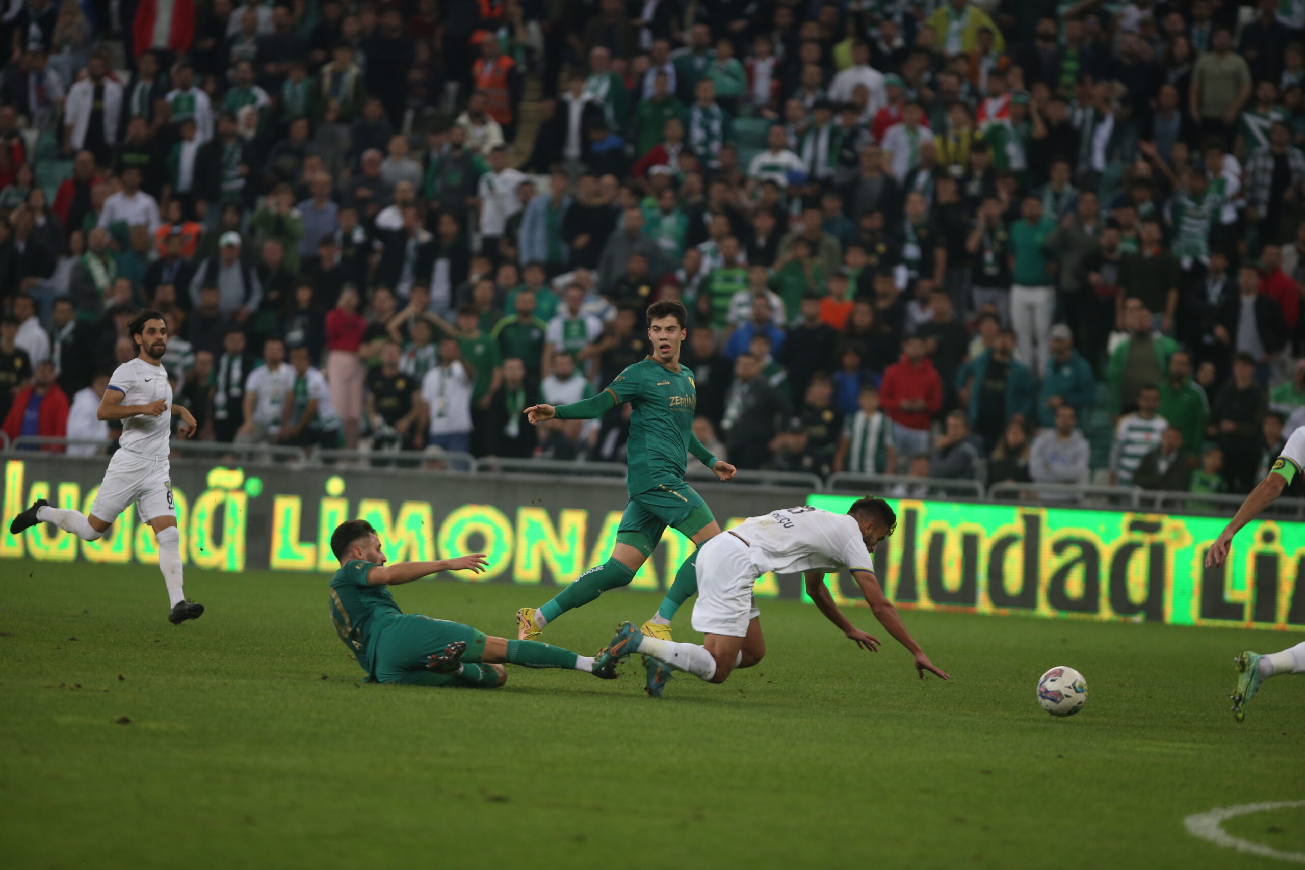 Bursaspor’a yazık oldu! Son dakikalarda yıkıldı…
