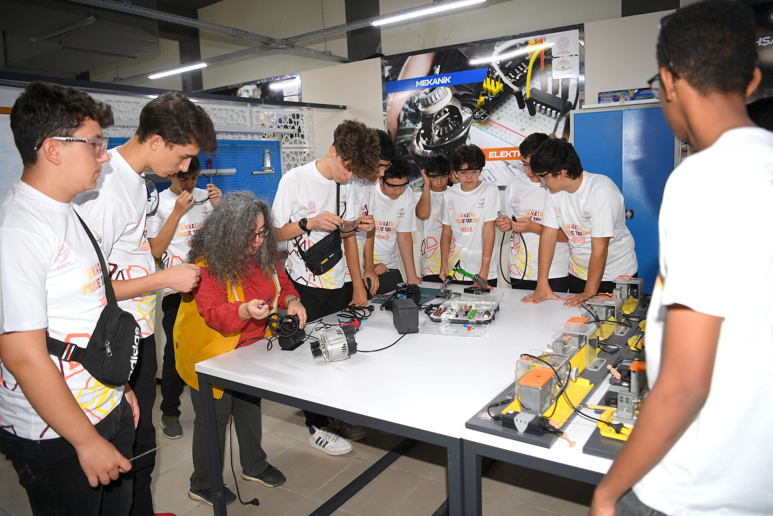 Bursa’da imam hatip liseliler elektrikli araç için start verdi Bursa’da imam hatip liseliler elektrikli araç için start verdi