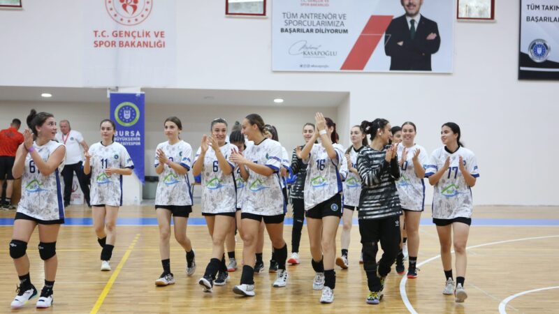 Büyükşehir hentbolda galibiyetle başladı Kadınlar Hentbol 1. Ligi'nde mücadele eden Bursa Büyükşehir Belediyespor, ligin