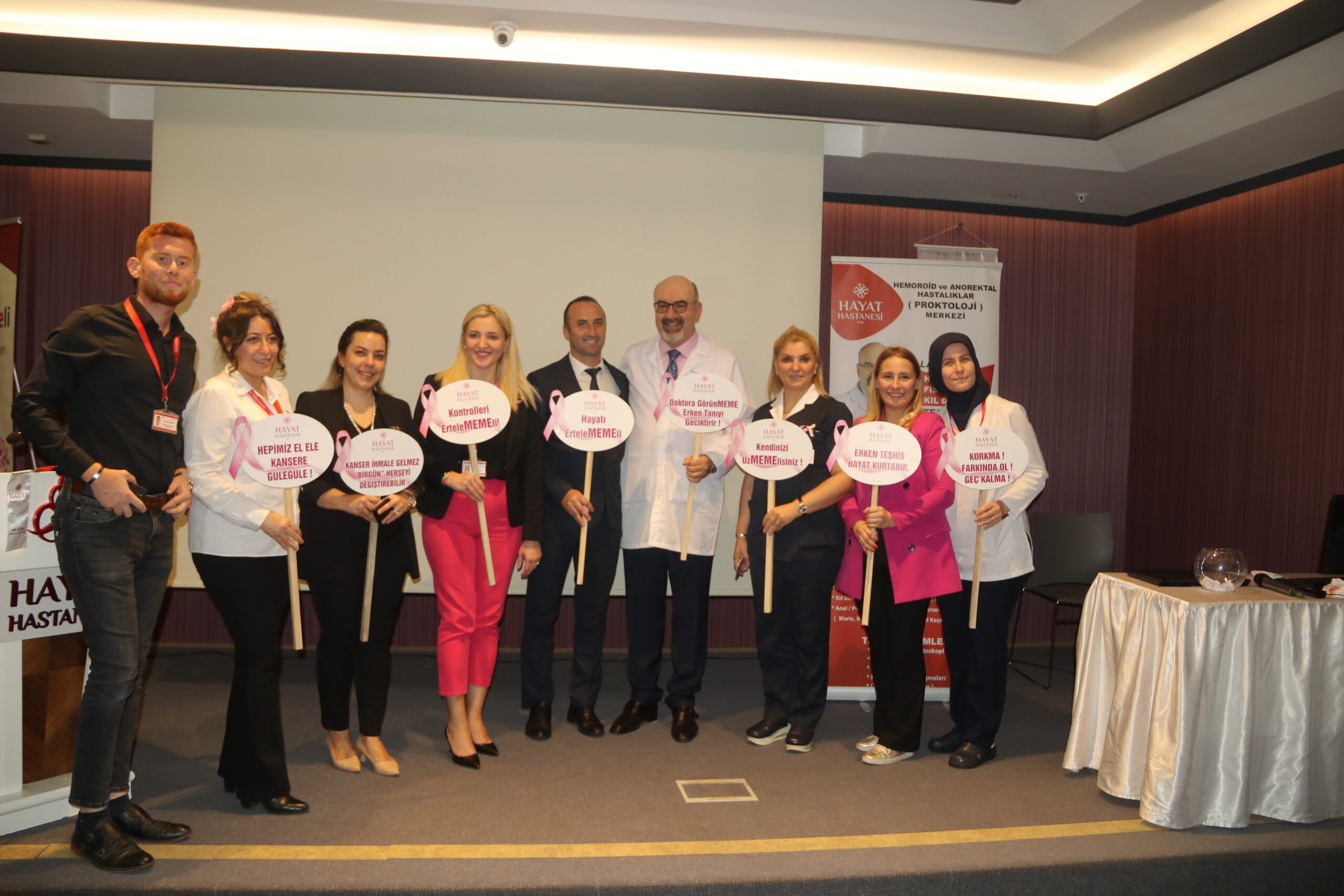 Meme kanseri olmak için kadın olmak yeterli Meme kanseri olmak için kadın olmak yeterli