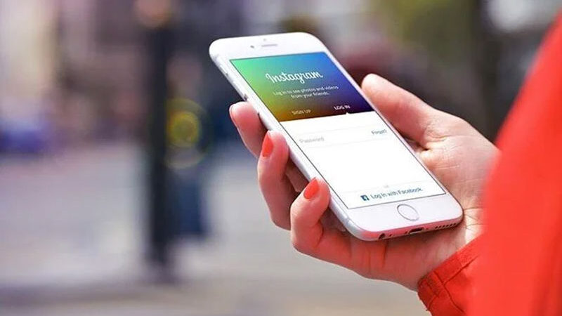 Sosyal medya platformu Instagram'ın profile müzik ekleme özelliği üzerinde çalıştığı