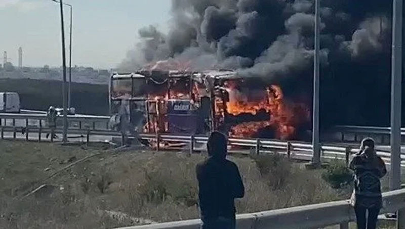 Yolcu otobüsü alev aldı
