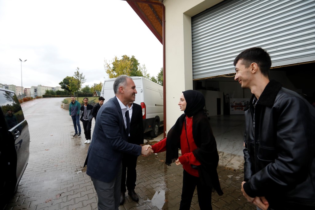 Bursa İnegöl Belediyesi başkanı öğrencilerle buluştu